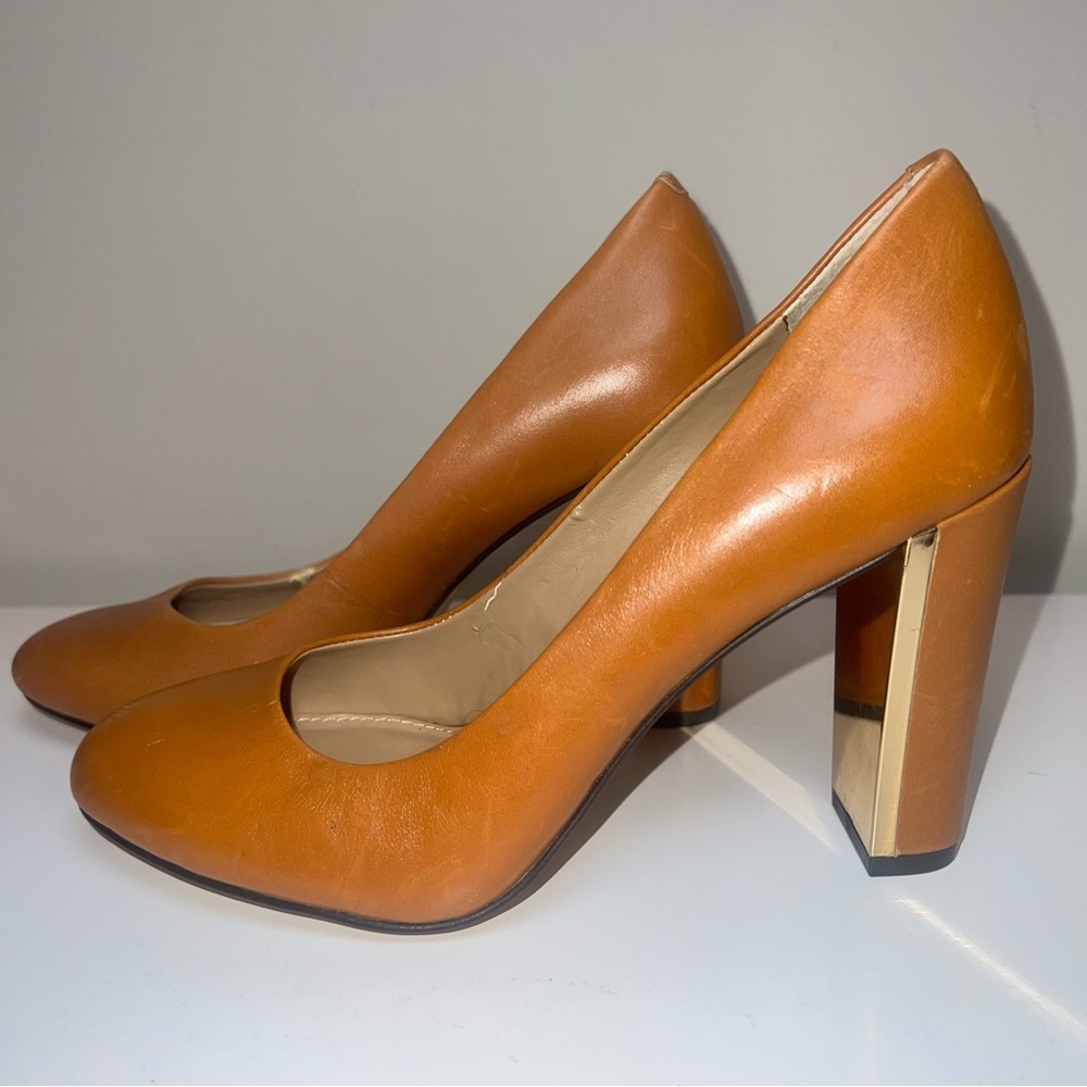 Banana Republic Elegant Tan Women's Pumps